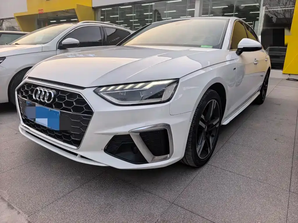 Audi A4L 2021 из CN, фото 1