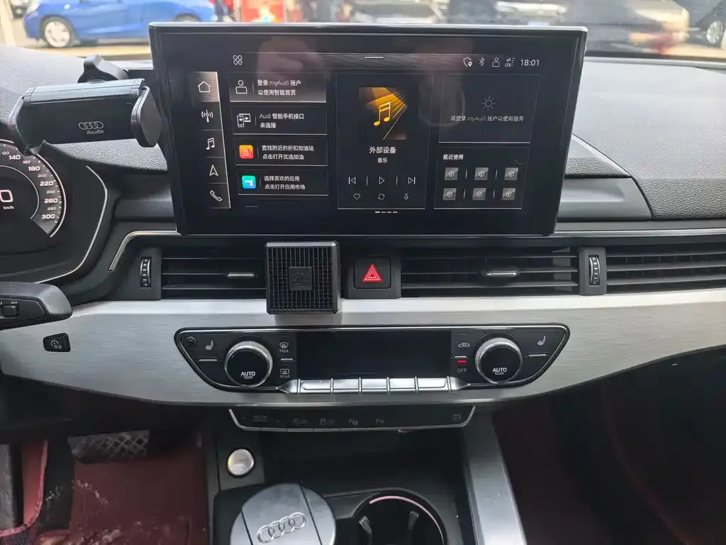 Audi A4L 2021 из CN, фото 6