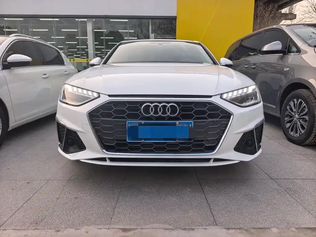 Audi A4L 2021 из CN, фото 3