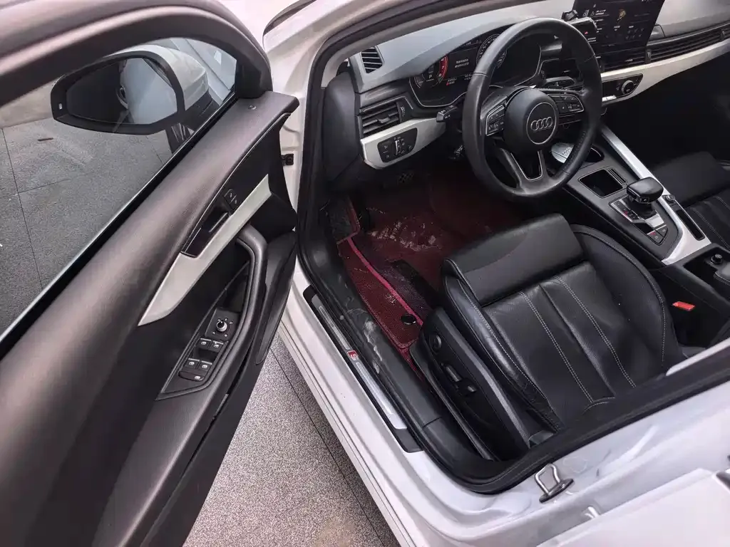 Audi A4L 2021 из CN, фото 8