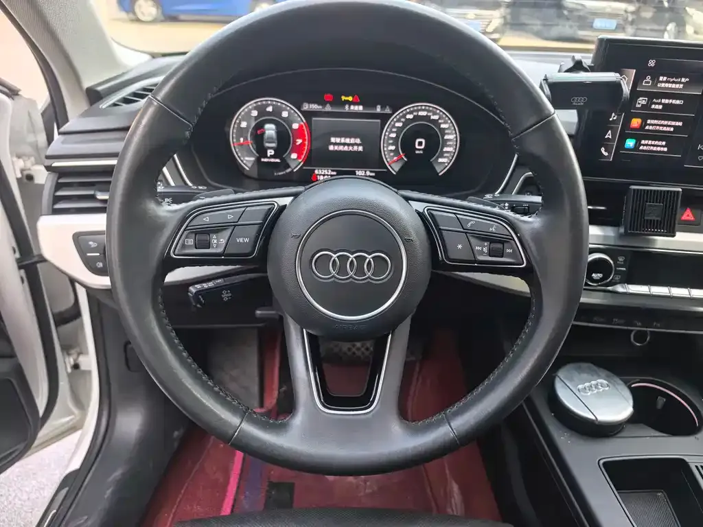 Audi A4L 2021 из CN, фото 7