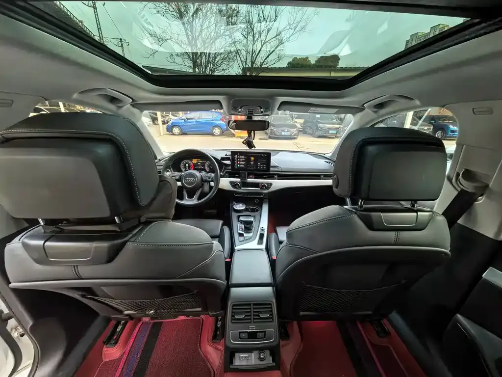 Audi A4L 2021 из CN, фото 4