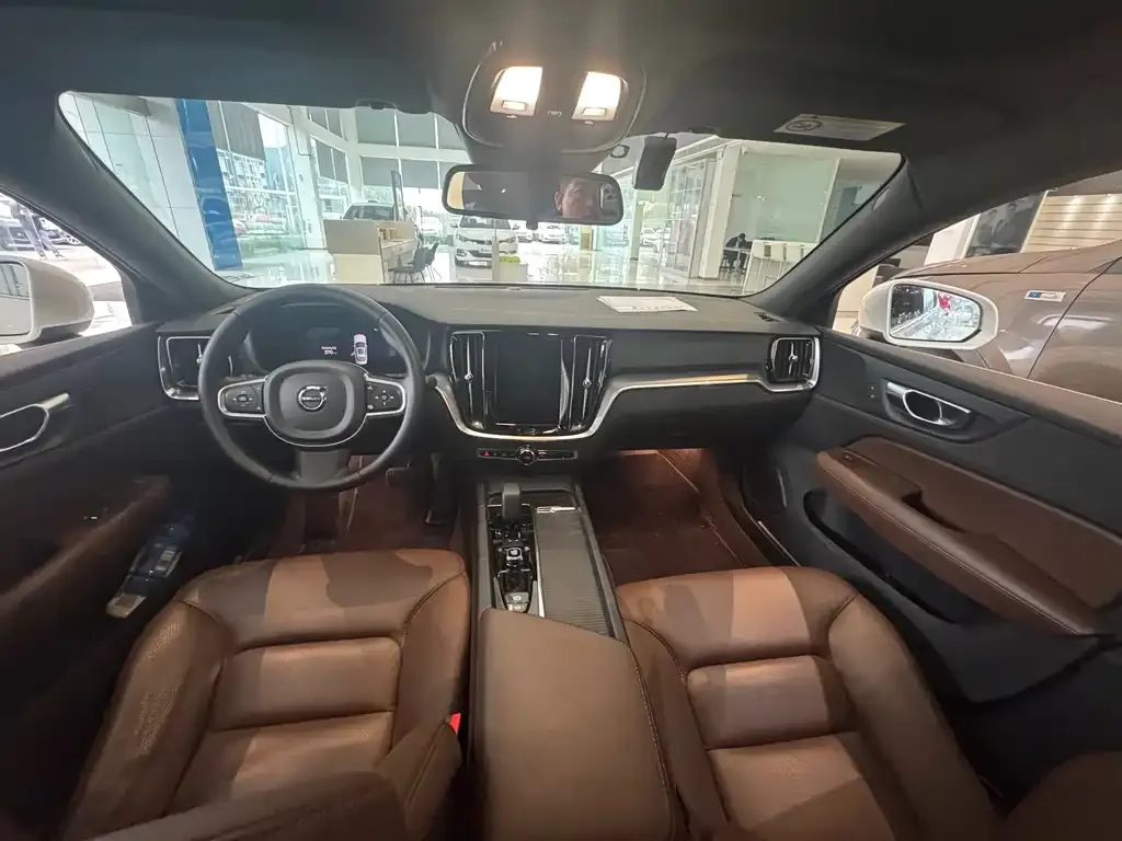 Volvo S60 2024 из CN, фото 6