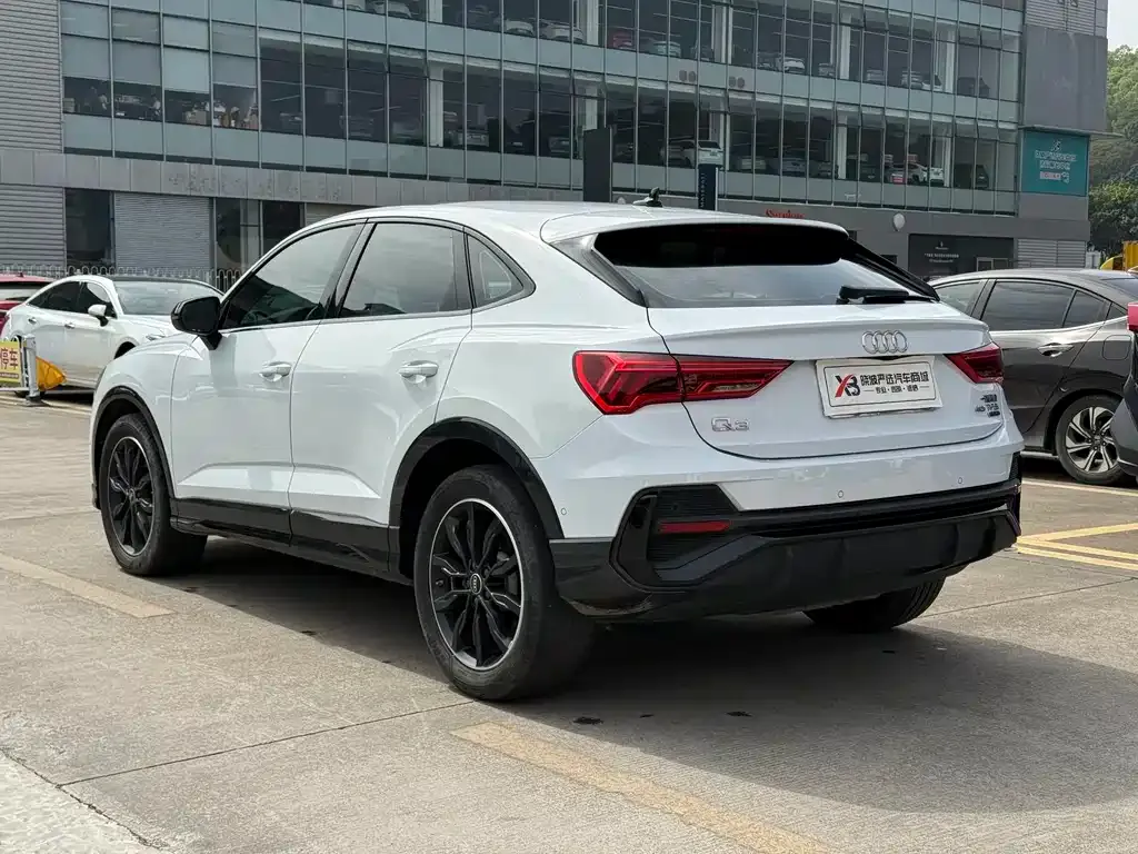 Audi Q3 Sportback 2022 из CN, фото 8
