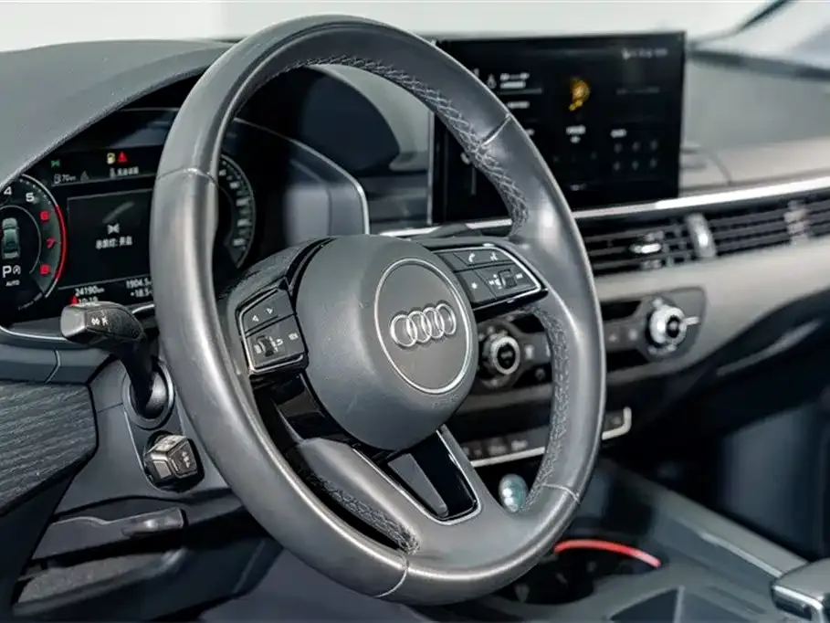 Audi A4L 2022 из CN, фото 7