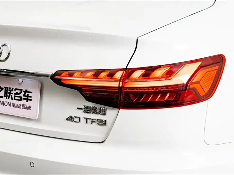 Audi A4L 2022 из CN, фото 6