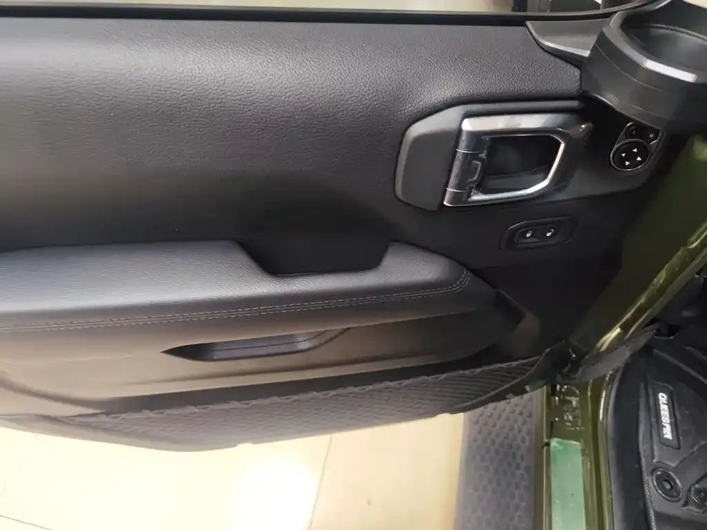 Jeep Wrangler 2023 из CN, фото 10