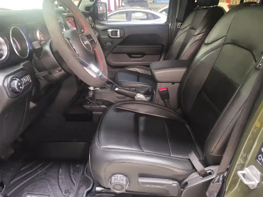 Jeep Wrangler 2023 из CN, фото 6