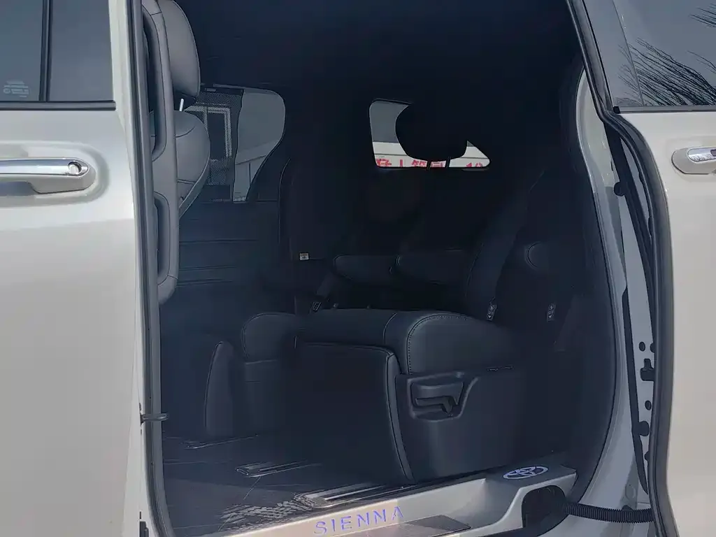 Toyota Sienna 2023 из CN, фото 5