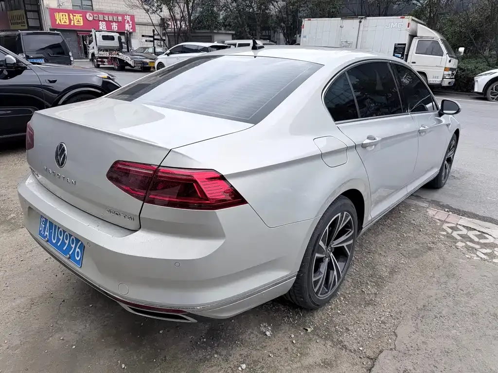 Volkswagen Magotan 2022 из CN, фото 8
