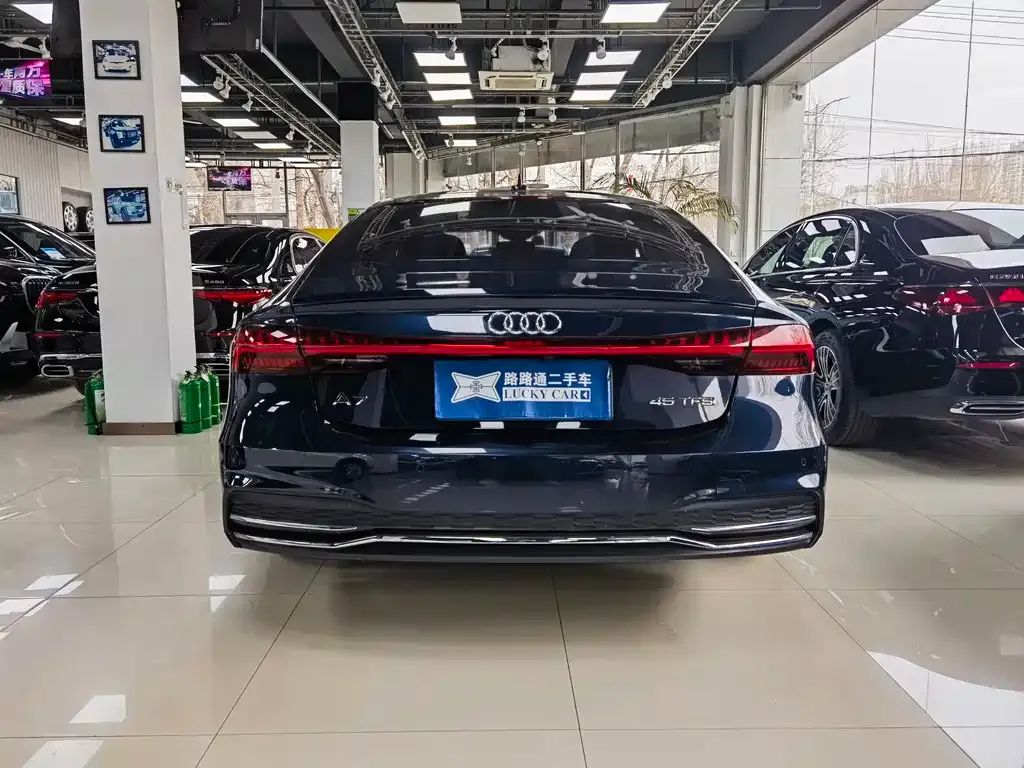 Audi A7 2021 из CN, фото 3