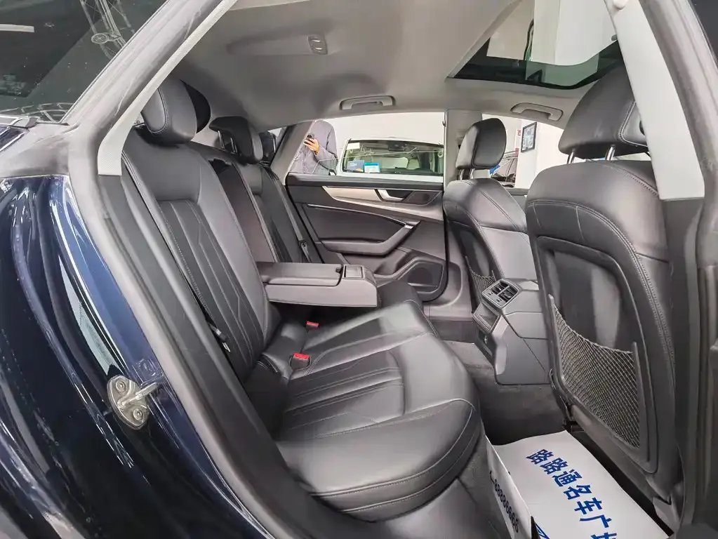 Audi A7 2021 из CN, фото 5