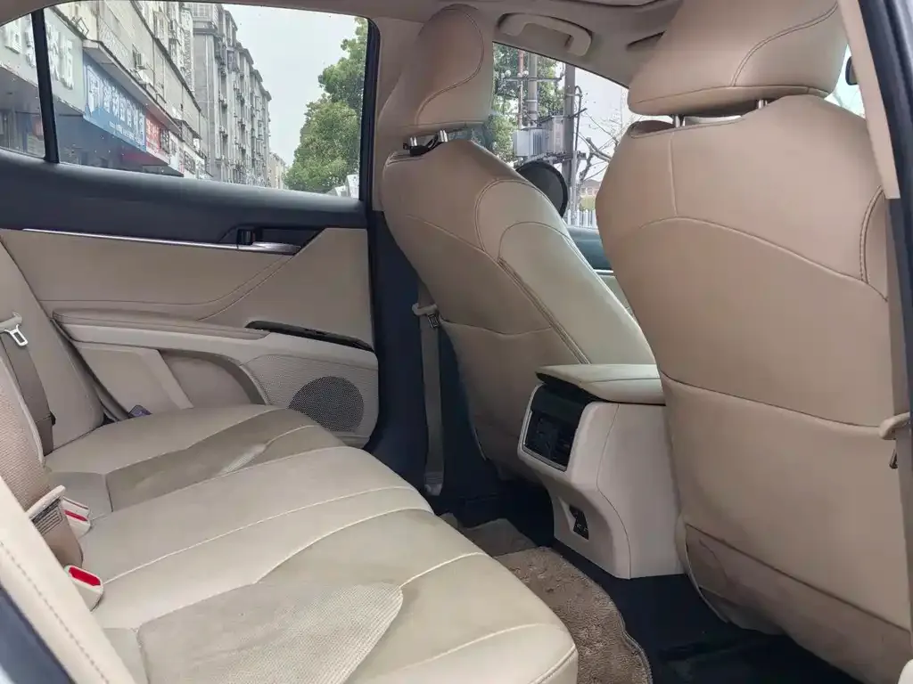 Toyota Camry 2022 из CN, фото 2