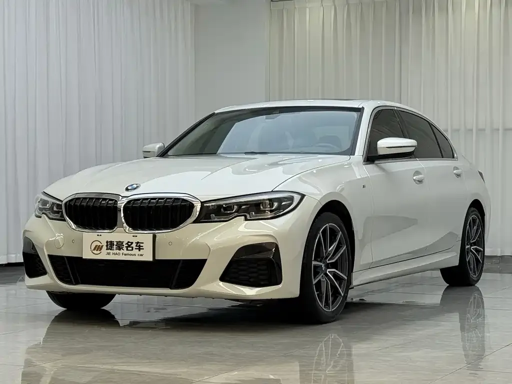 BMW 3 Series 2022 из CN, фото 1