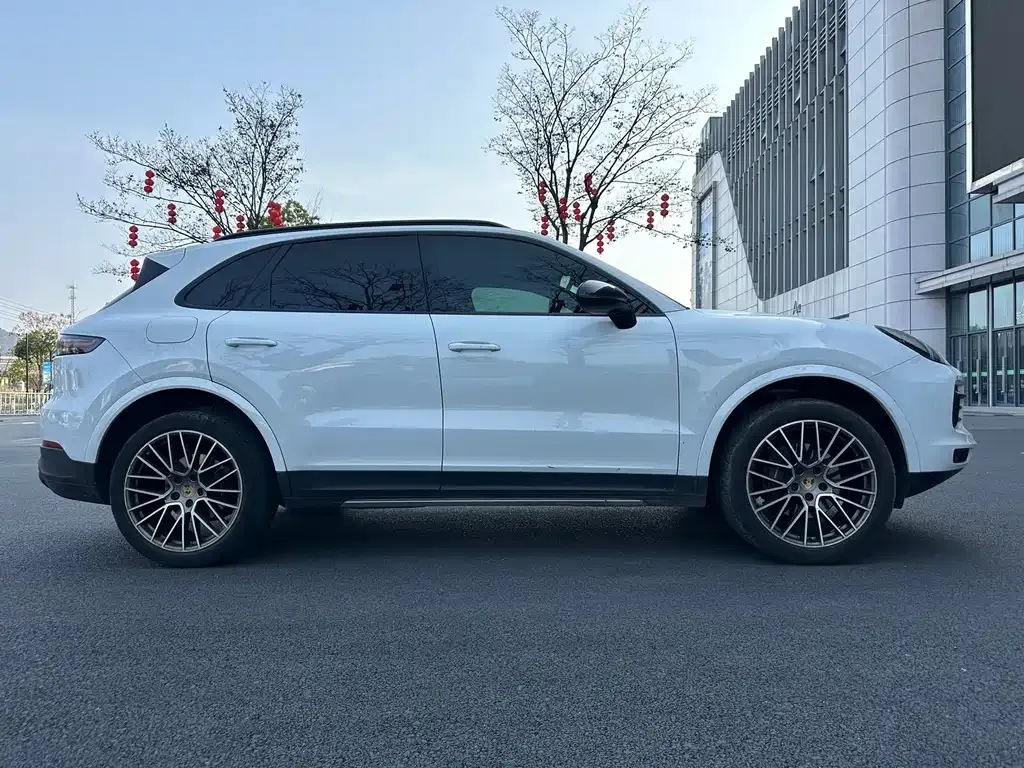 Porsche Cayenne — фото 2