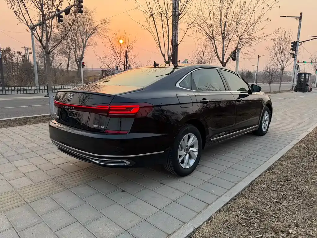 Volkswagen Passat — фото 9