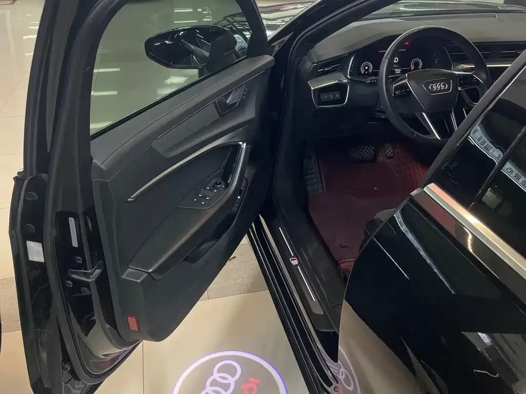 Audi A6L 2021 из CN, фото 6