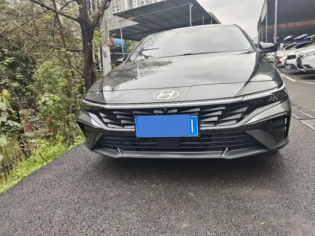 Hyundai Elantra 2023 из CN, фото 2