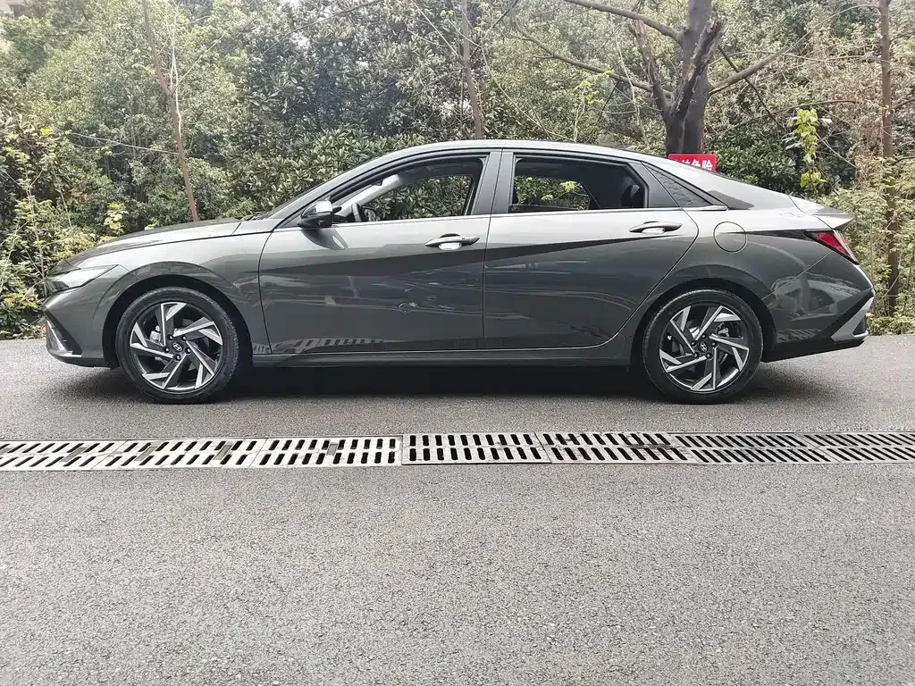 Hyundai Elantra 2023 из CN, фото 4