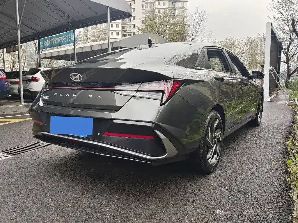 Hyundai Elantra 2023 из CN, фото 10