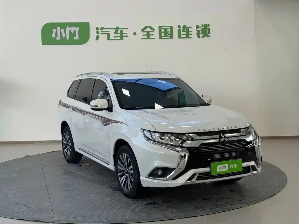Mitsubishi Outlander 2023 из CN, фото 4