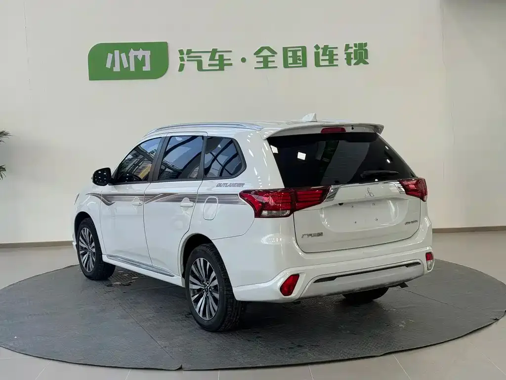 Mitsubishi Outlander 2023 из CN, фото 3