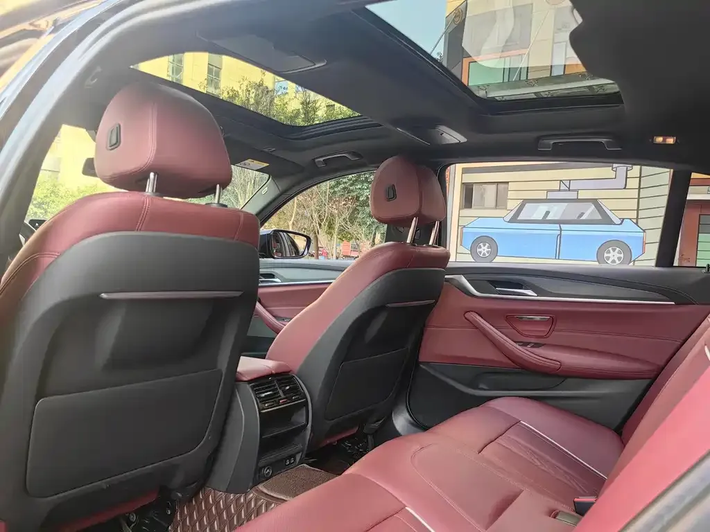 BMW 5 Series 2021 из CN, фото 2