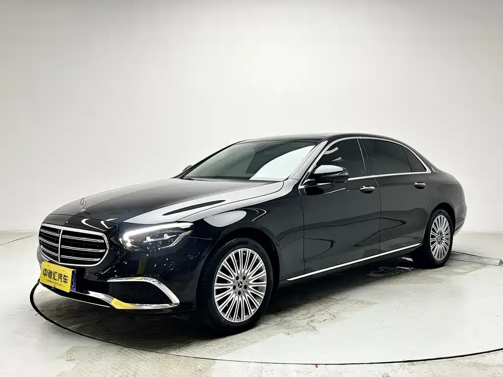 Mercedes-Benz E-Class — фото 1
