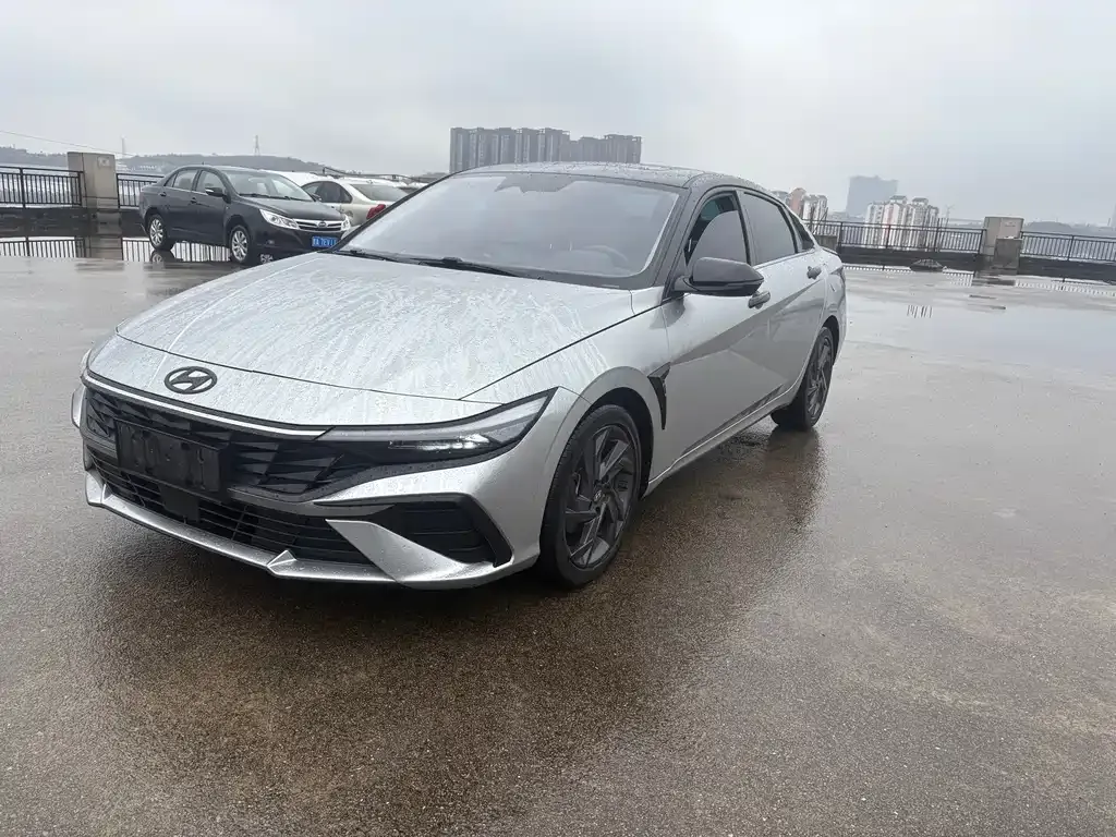 Hyundai Elantra — фото 9