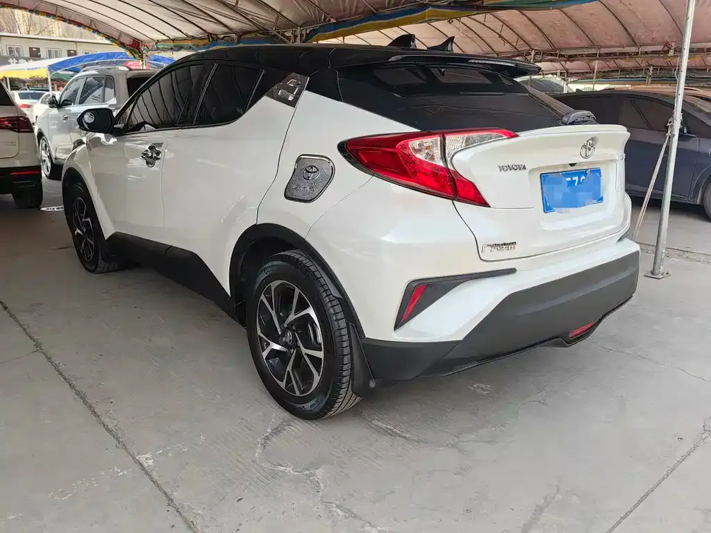 Toyota C-HR — фото 3