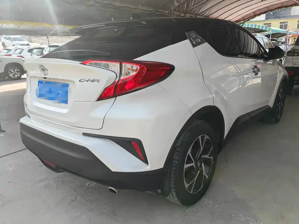Toyota C-HR — фото 4