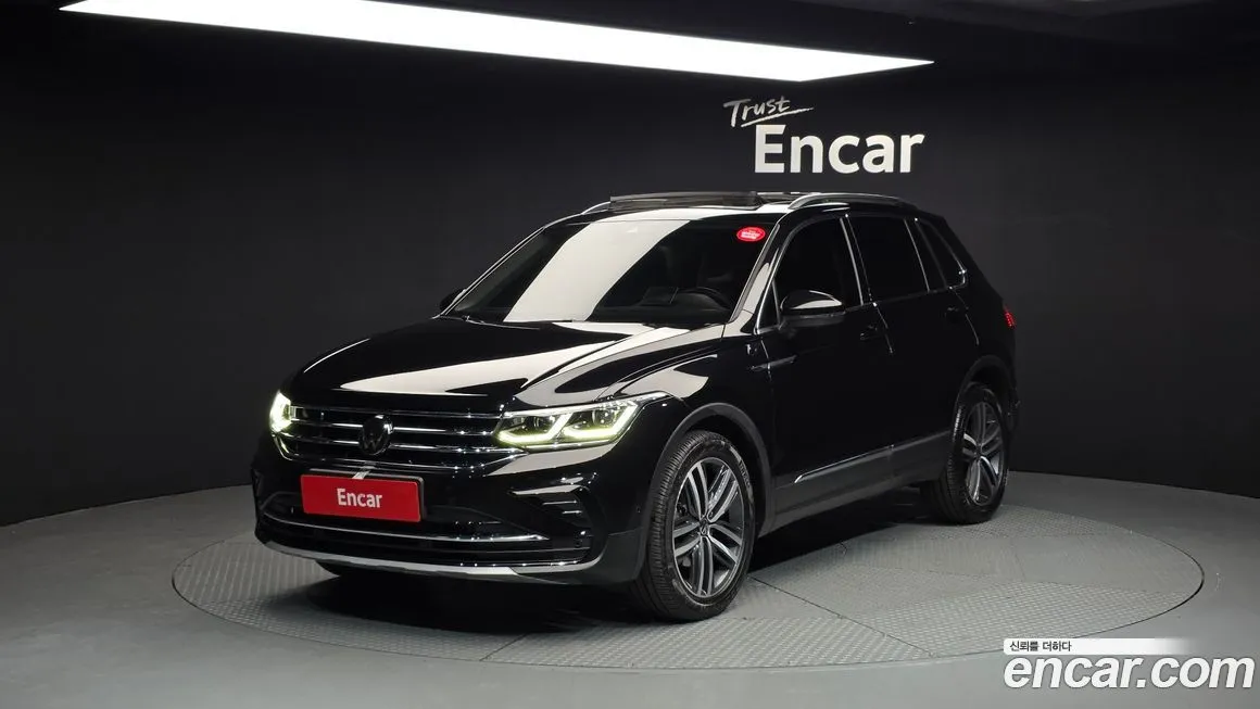 Volkswagen Tiguan — фото 1