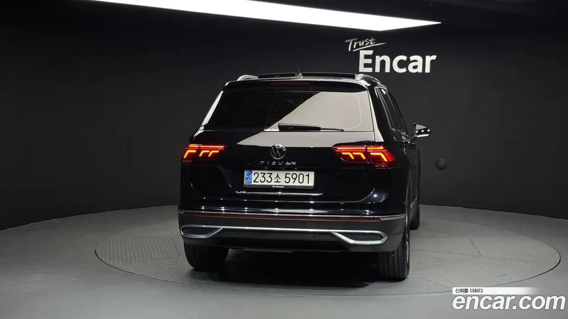 Volkswagen Tiguan — фото 7