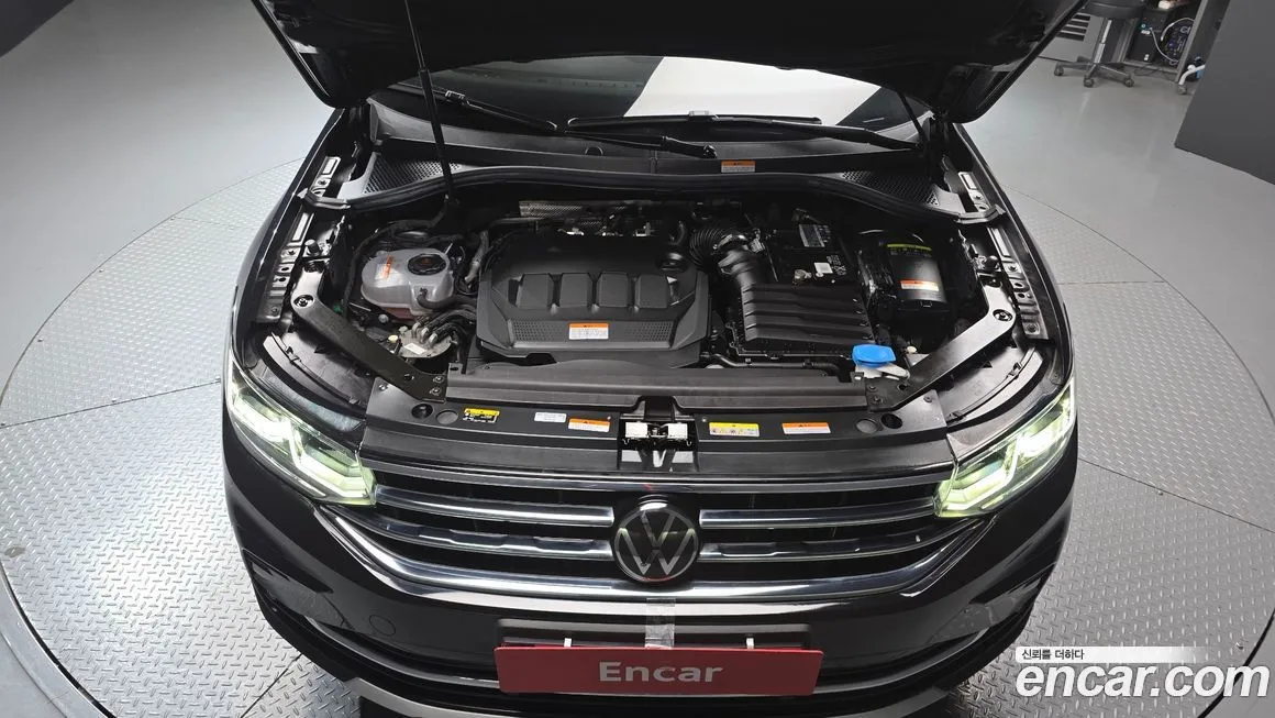 Volkswagen Tiguan — фото 9