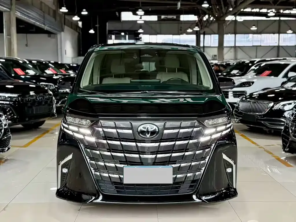 Toyota Alphard — фото 7