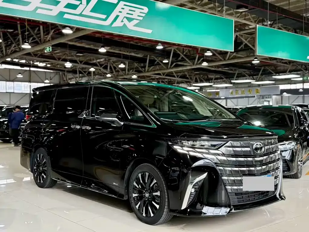 Toyota Alphard — фото 3