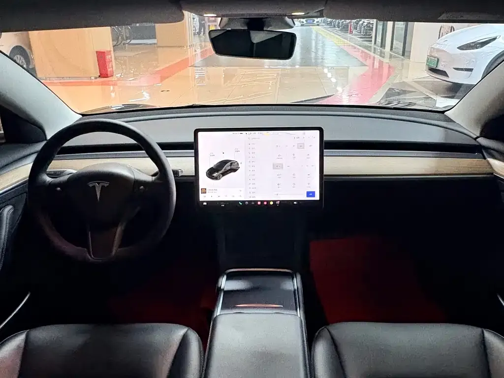 Tesla Model 3 — фото 3