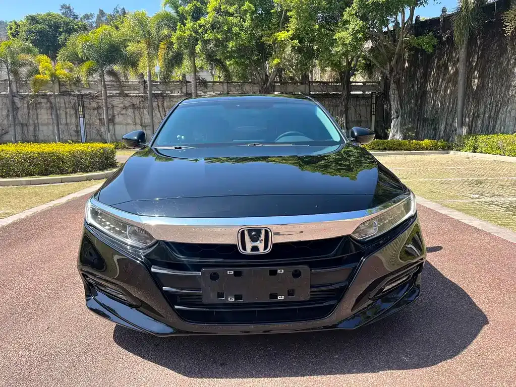 Honda Accord — фото 7
