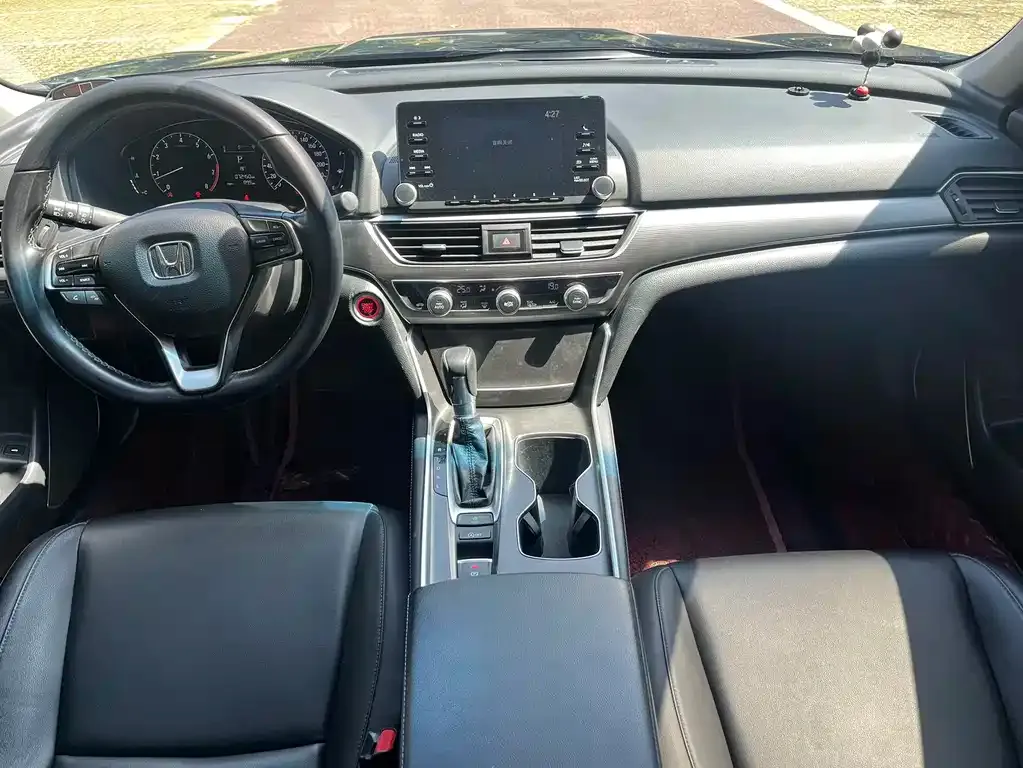Honda Accord — фото 9