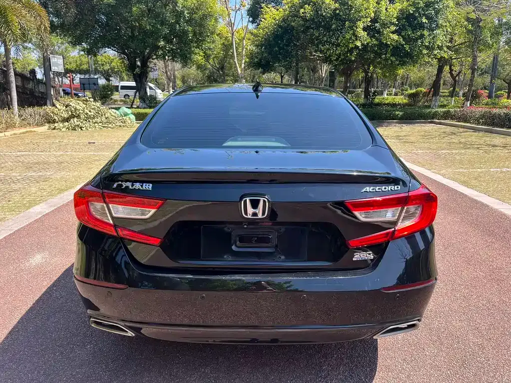 Honda Accord — фото 4