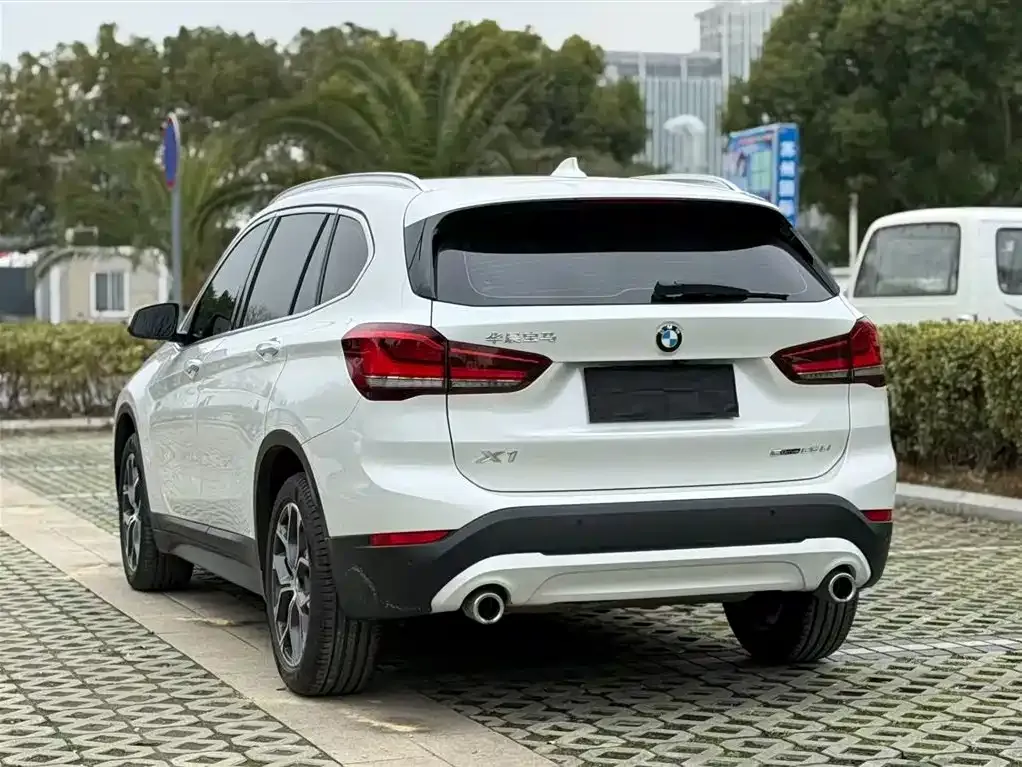 BMW X1 — фото 10