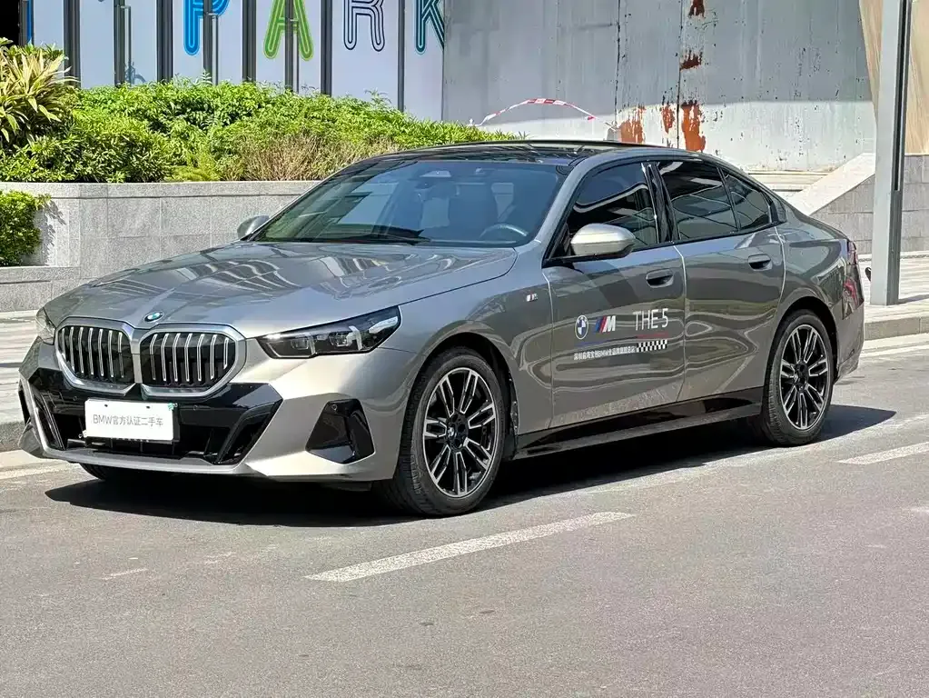 BMW 5 Series (Import) — фото 1