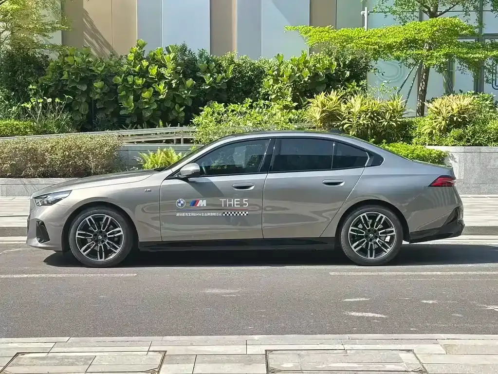 BMW 5 Series (Import) — фото 6