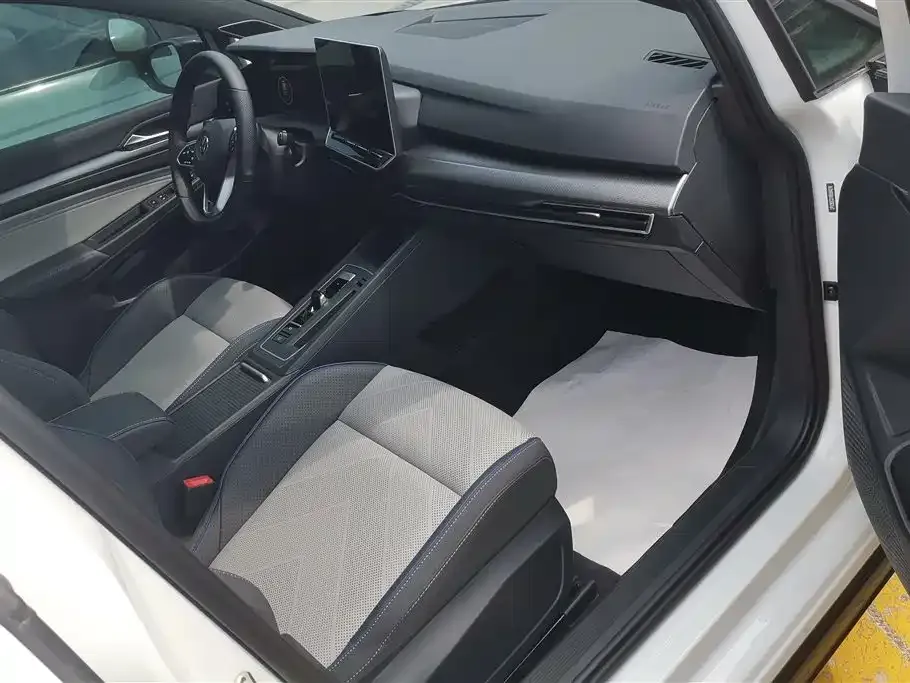 Volkswagen Golf 2025 из CN, фото 8
