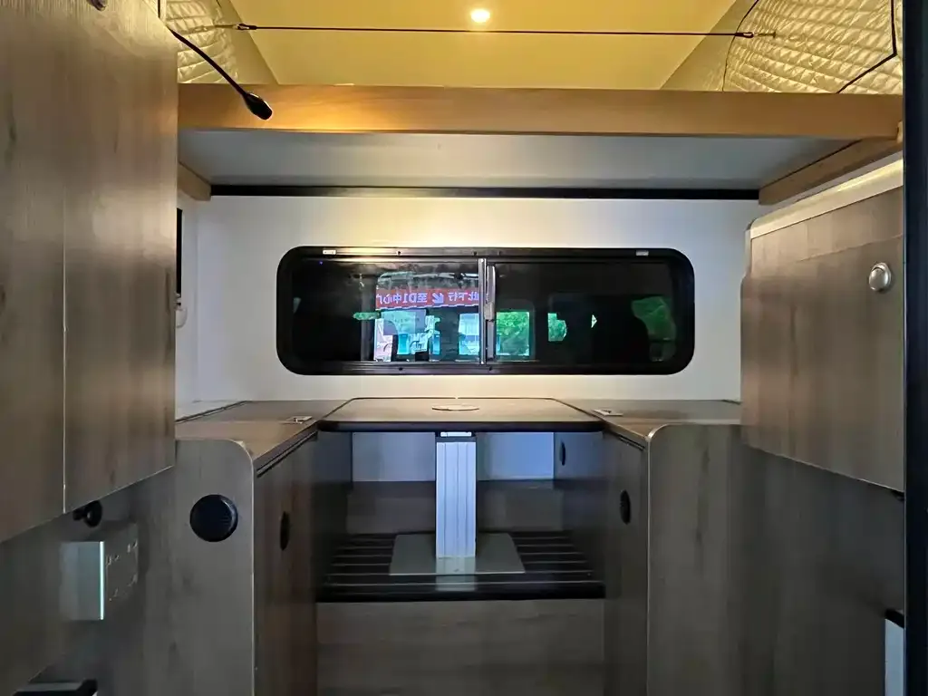 Ford F-150 Raptor 2021 из CN, фото 2