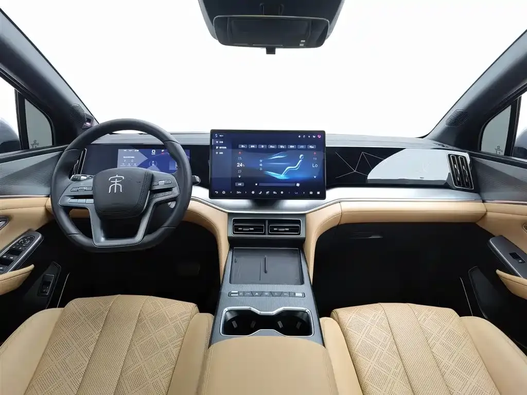 BYD L DM-i — фото 10