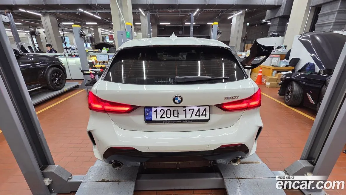 BMW 1-Series 2023 из KR, фото 3