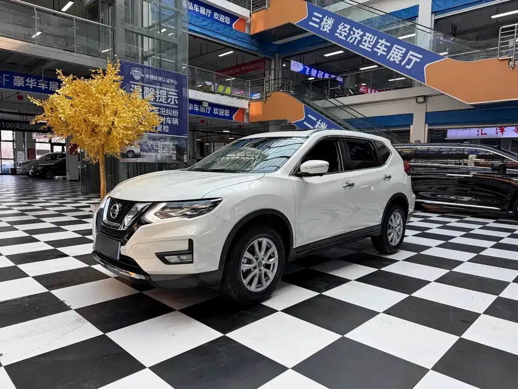 Nissan X-Trail — фото 1