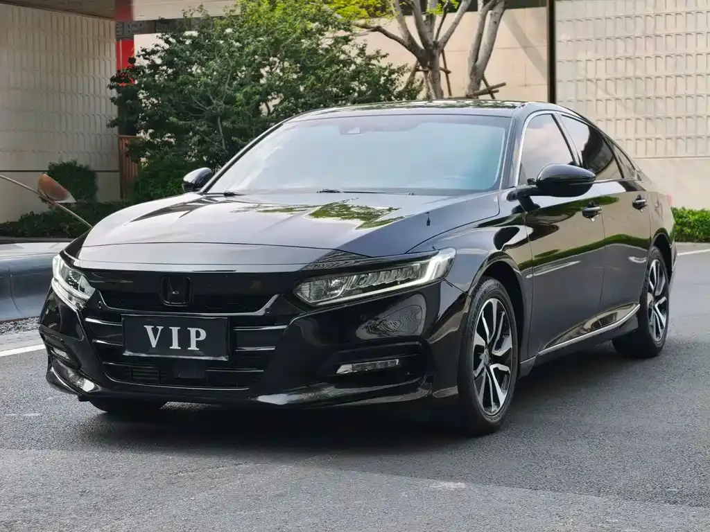 Honda Accord — фото 1