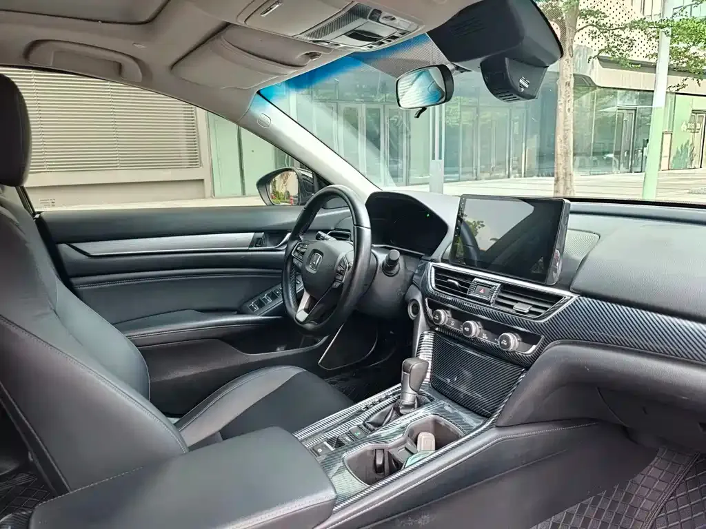 Honda Accord — фото 9